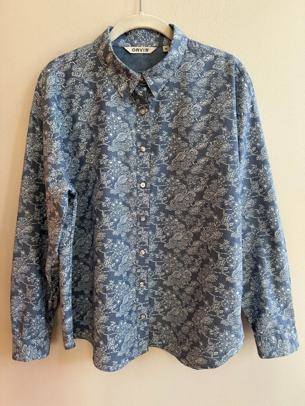 Women's Medium Orvis button-up shirt - blue chambray paisley floral print preppy